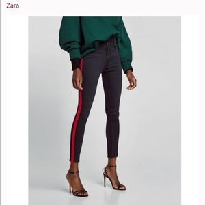 High waisted  jeans w/red velvet stripe